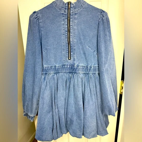 Akira || Denim Mini Dress || size Small
PASS THE BUBBLY DENIM MINI DRESS - Picture 3 of 6
